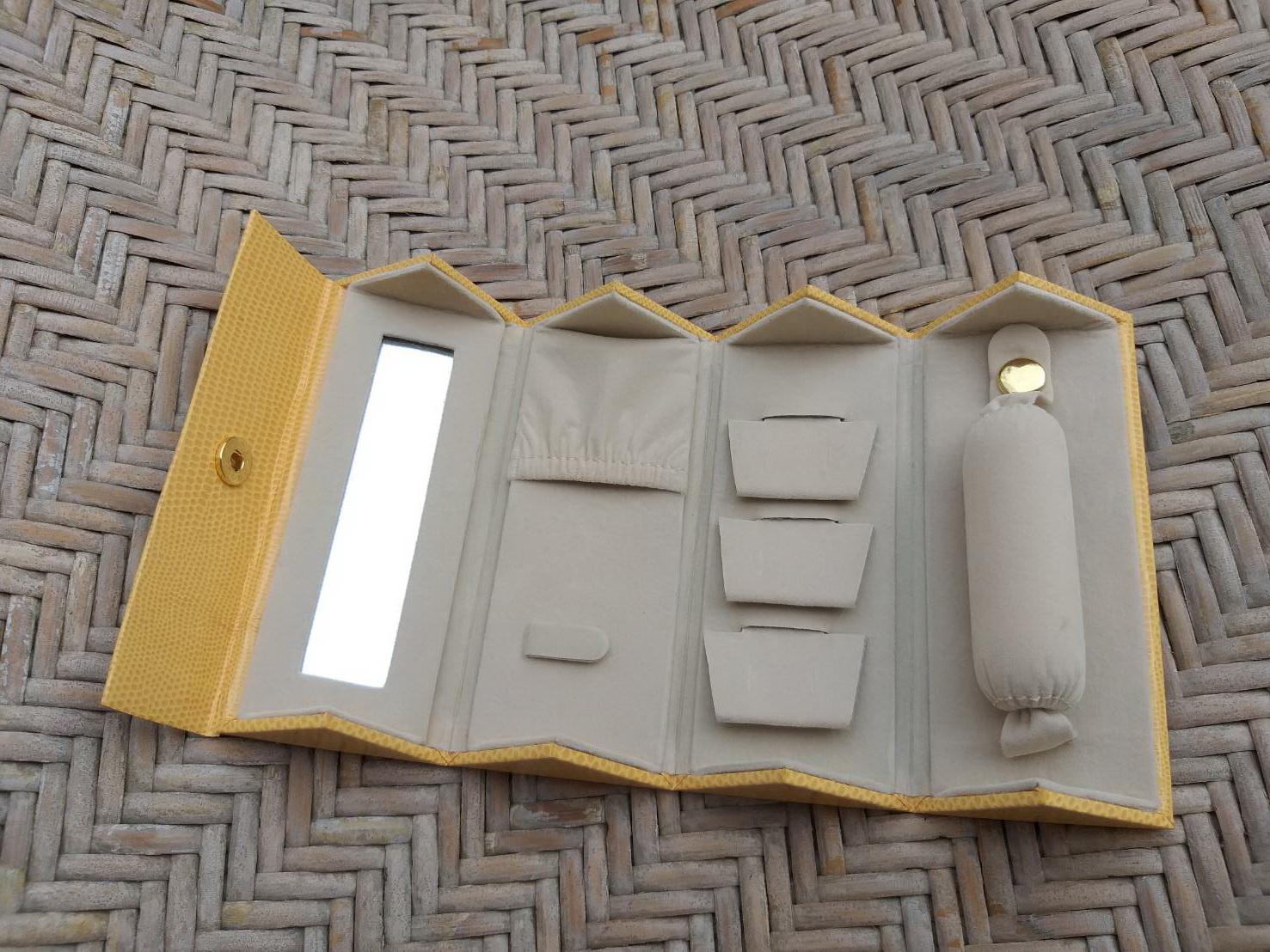 กล่องใส่เครื่องประดับพกพา น่ารักมาก (ของใหม่)