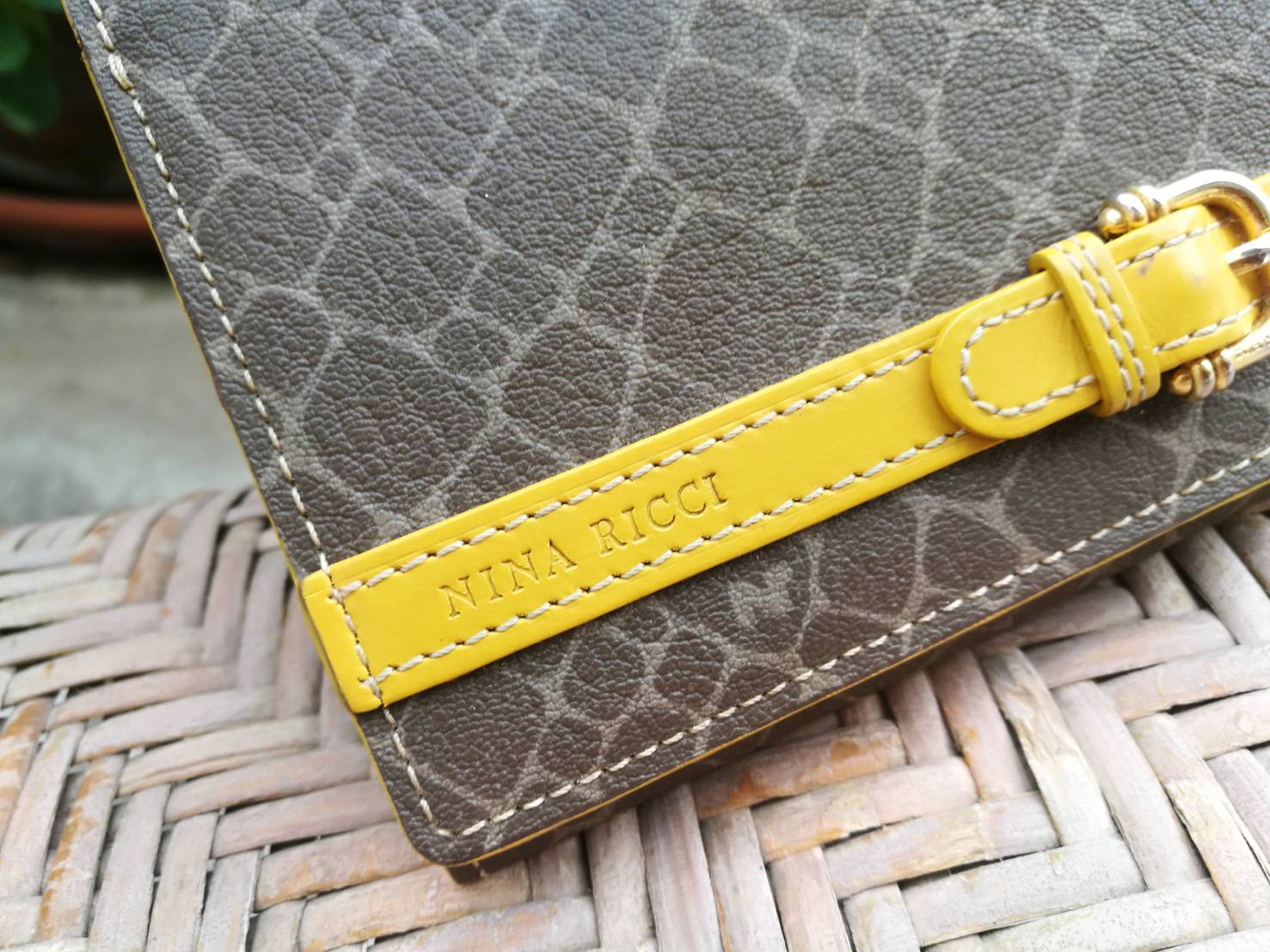 กระเป๋าสตางค์ NINA RICCI สวยมาก