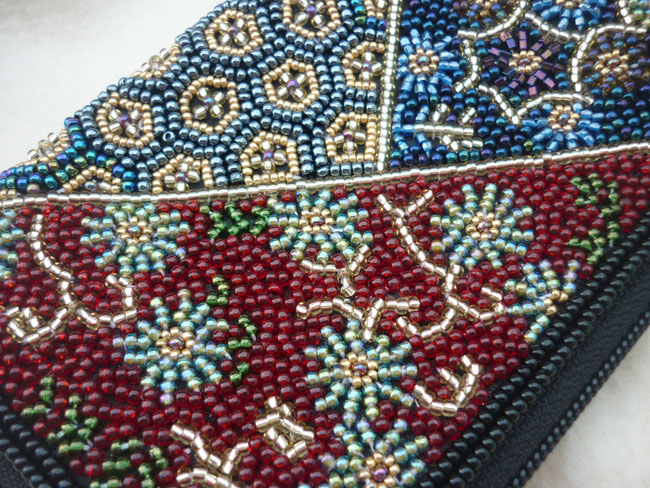 กระเป๋าใส่นามบัตร ปักลูกปัดทั้งใบ สวยมาก (ของใหม่)