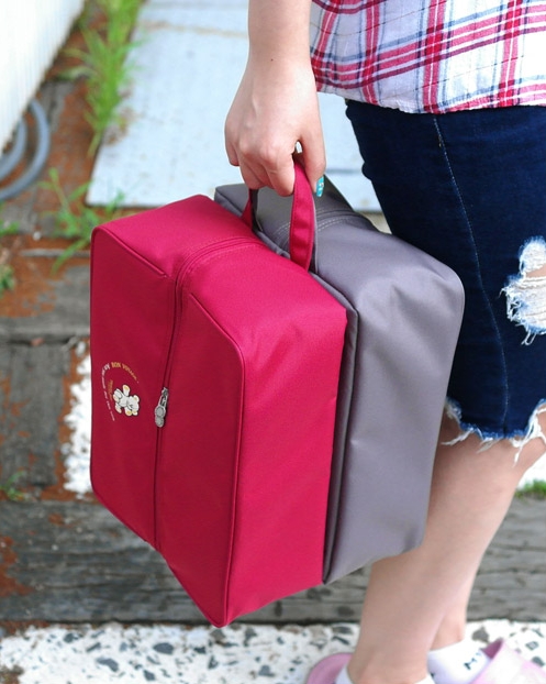 กระเป๋าใส่รองเท้ากันน้ำ อุปกรณ์ห้องน้ำ ผ้าขนหนู หรืออื่น ๆ ได้ตามต้องการ มี 4 สี 4 ลาย ให้เลือก