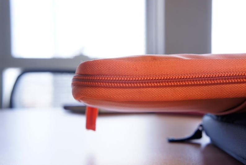 กระเป๋าใส่พาสปอร์ต กระเป๋าใส่หนังสือเดินทาง ใส่เอกสารสำคัญ ช่องเยอะ มีสายคล้องมือ พกพาสะดวก ผลิตจากไนล่อนกันน้ำ คุณภาพดี