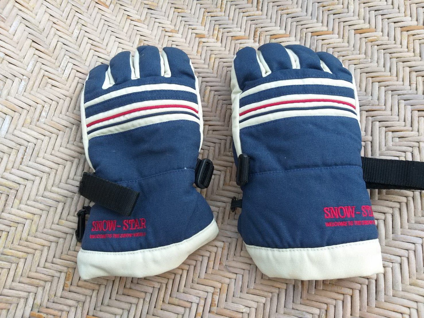 ถุงมือเด็กโต ถุงมือหนาอุ่นติดลบ