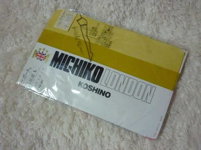 ถุงน่องแฟชั่นสีสวย MICHIKO LONDON