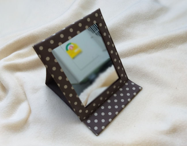 กระจกพับตั้งได้ สวยหรูดูแพง พกใส่กระเป๋าได้ /ของใหม่/