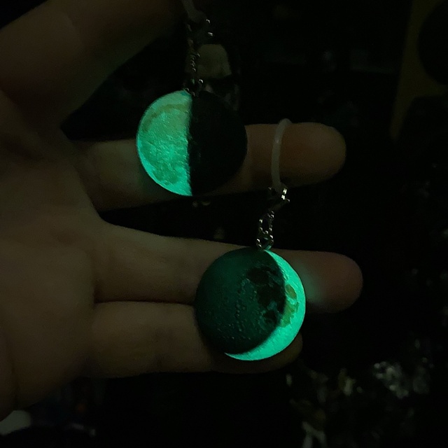 กาชาปองมาสคอทดวงจันทร์ STC Moon Phase Glow-in-the-Dark Sign Mascot