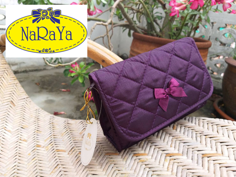 กระเป๋าเครื่องสำอางค์ NaRaYa พร้อมกระจก (ของใหม่)