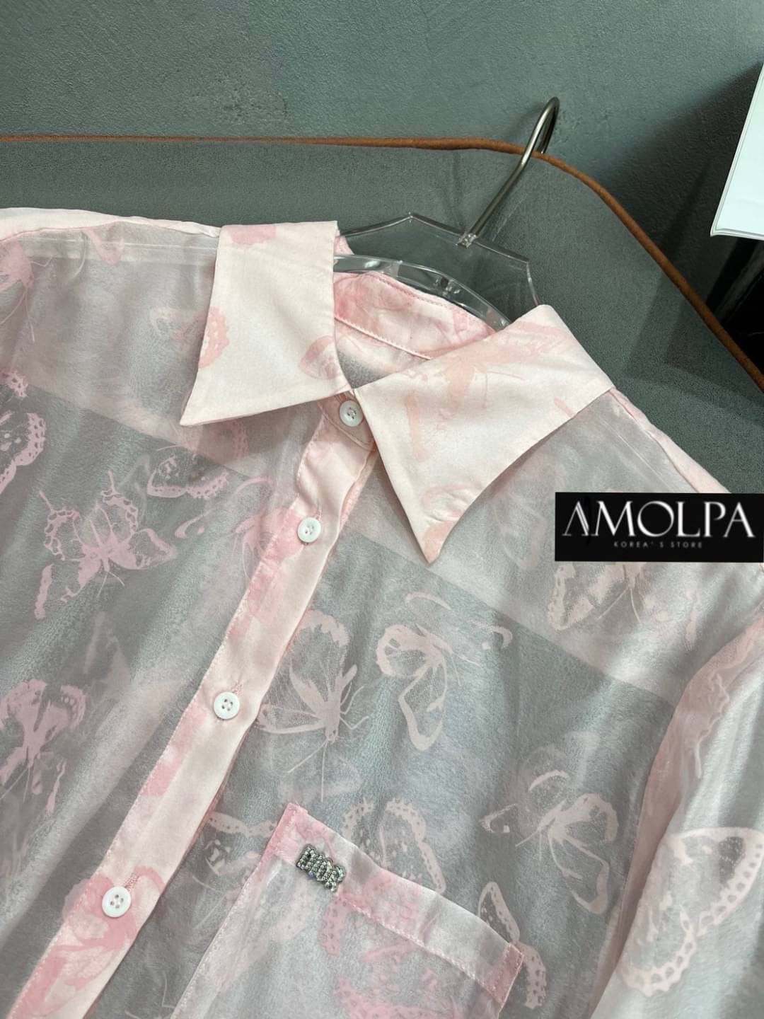 เสื้อเชิ้ตซีทรู CD งานสวยยม๊ากก ลาย ใหม่. งานน่ารักมาก ผ้าใส่สบายมาก ใส่สบาย : สินค้าคุณภาพ (พร้อมส่ง)