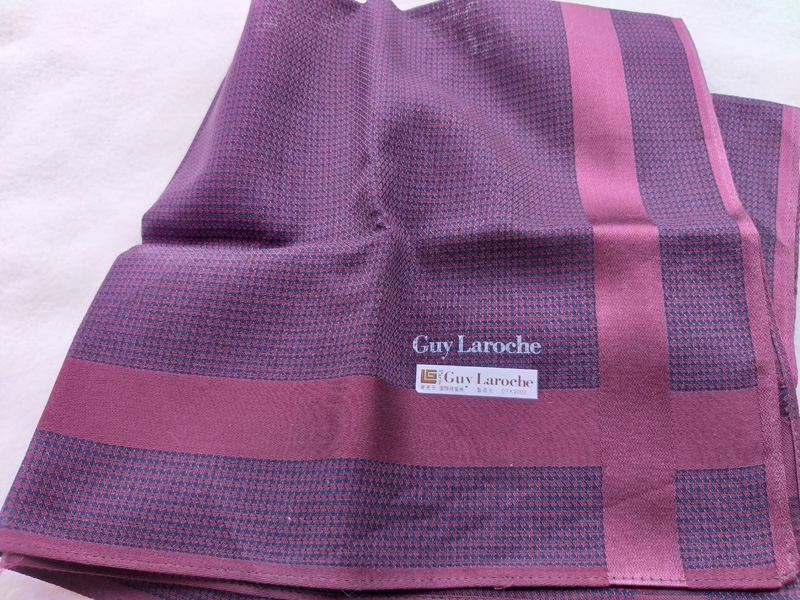 ผ้าเช็ดหน้าชาย แบรนด์เนม Guy Laroche ผ้าดีมากกก