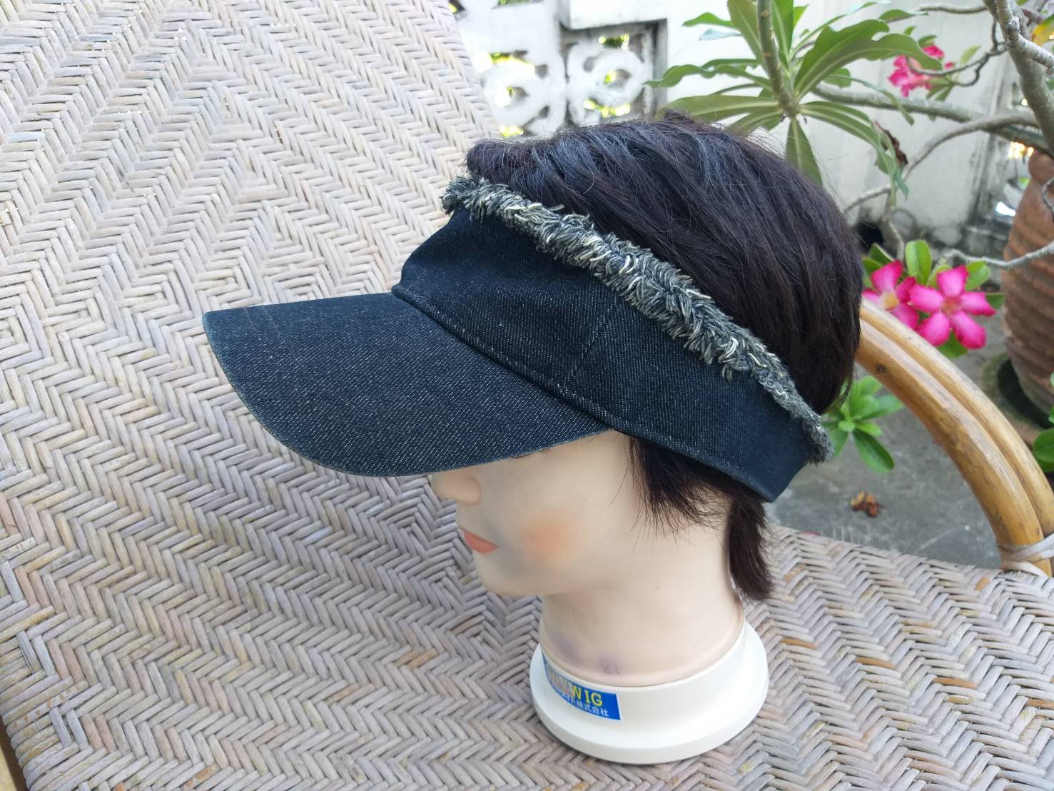 หมวกเปิดหัว หมวกไวเซอร์ ผ้ายีนส์สีดำ สวยมาก