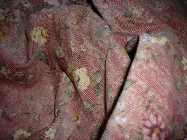 กระโปรงลูกฟูกลายดอกไม้ น่ารักมากๆ จากญี่ปุ่น ไซด์ S-M