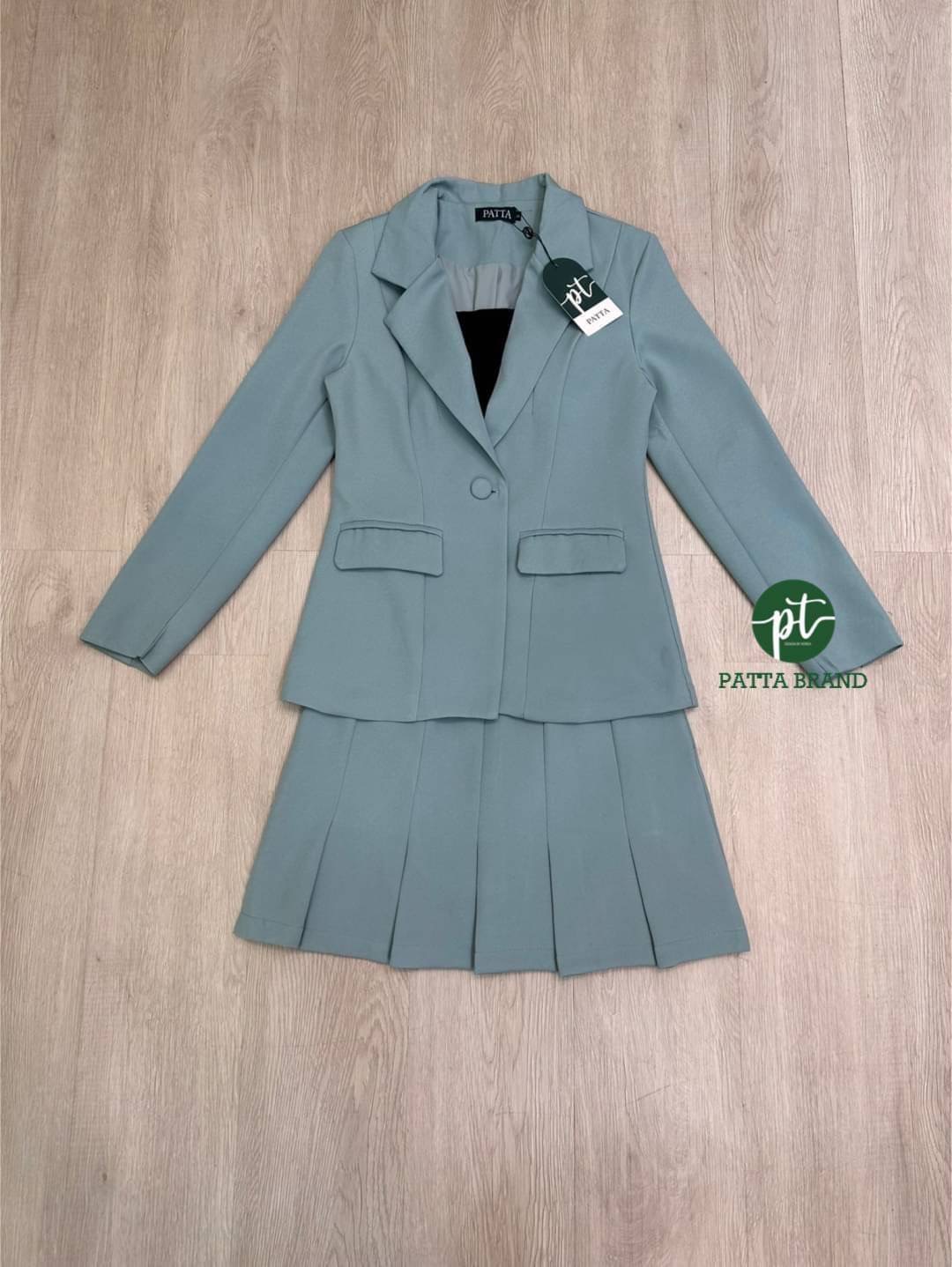 Setสูท 2 ชิ้น เสื้อคลุมสูทแขนยาว +เสื้อสายเดี่ยวสีดำตัวในผ้ายืดอกเย็บเสริมฟองน้ำ มาคู่เซตกับกระโปรงเย็บจีบรอบ งานซิปหลัง(ด้านในซับในเป็นกางเกง) สินค้าคุณภาพ (พร้อมส่ง)