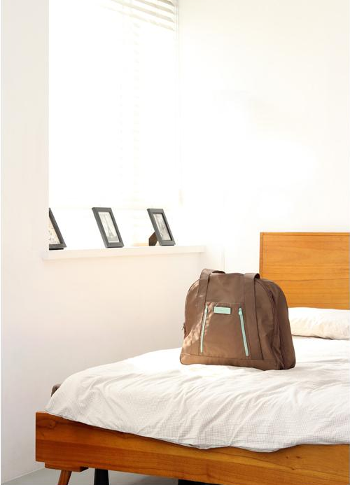 กระเป๋าสะพายขนาดใหญ่พิเศษ อเนกประสงค์ ภายในใส่ของได้จำนวนมาก ทำจากไนล่อนกันน้ำ ทนทาน