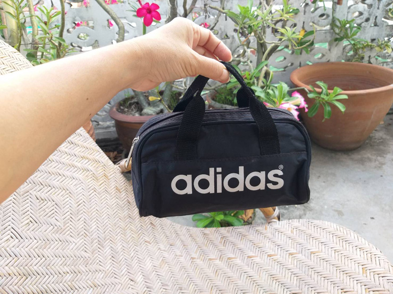 กระเป๋าใบน้อย adidas น่าร้ากกกก