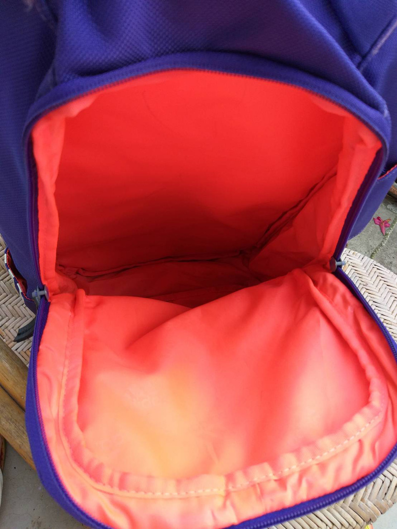 กระเป๋าเป้ adidas บุฟองน้ำหนา ใส่โน๊ตบุ๊คโดยเฉพาะ