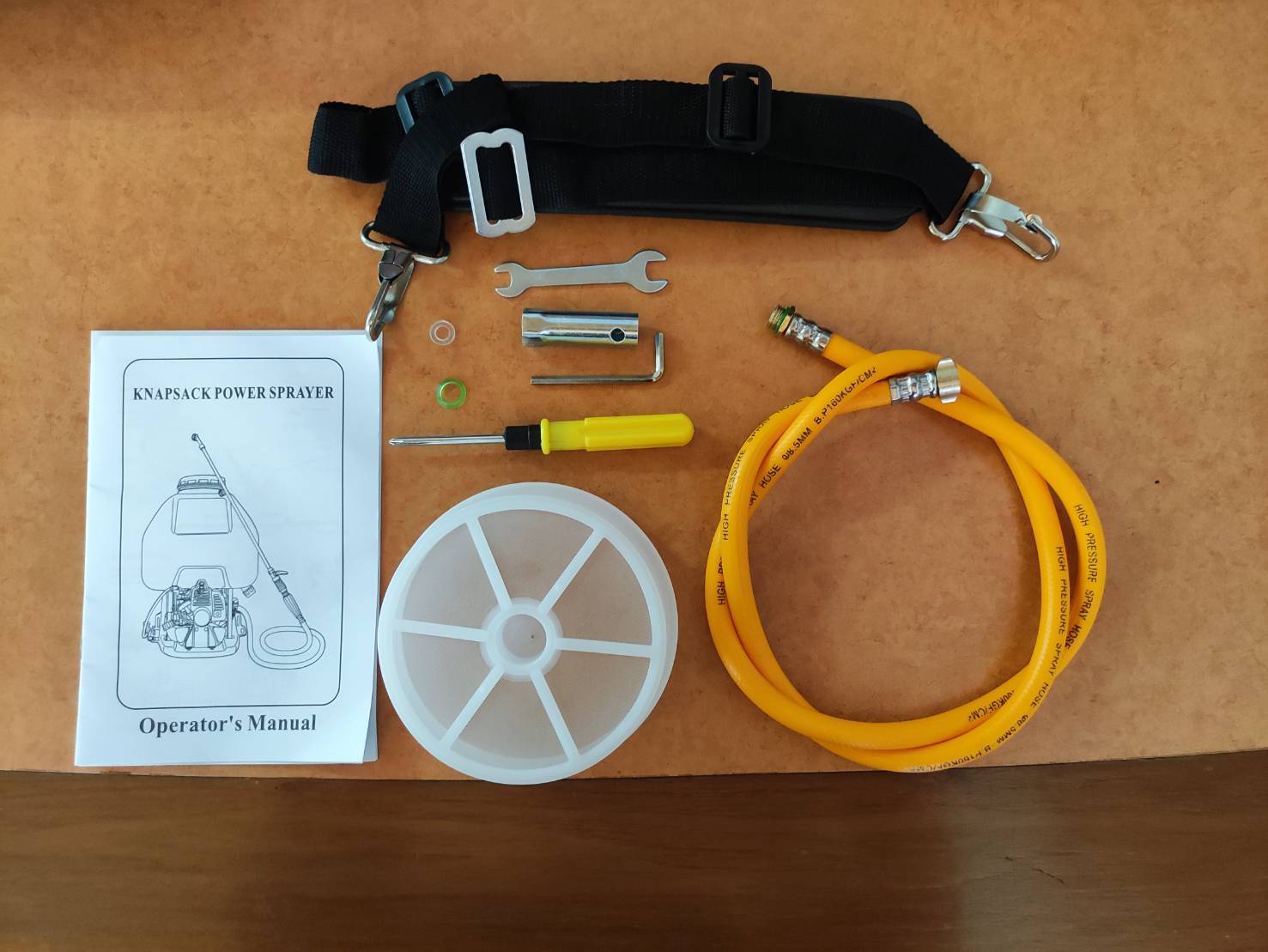 เครื่องพ่นยา4จังหวะ 25L. ปั๊มทองเหลือง ก้านพ่นเทอร์โบ เครื่องยนต์ 37.7 cc รุ่นสตาร์ทง่าย Lota LT-767E-4 ประกัน1ปี