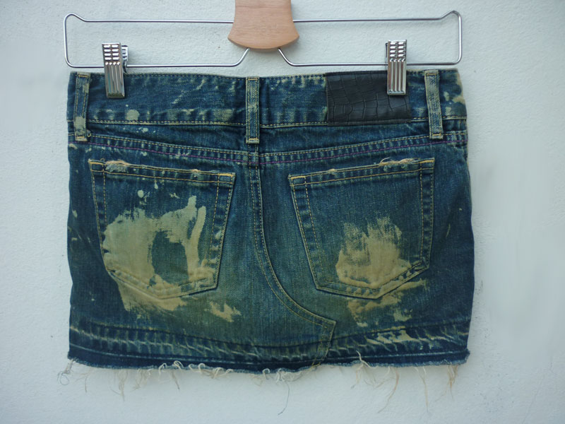 กระโปรงยีนส์ฟอกเปรอะ แนวเซอร์ 30-33-10.5