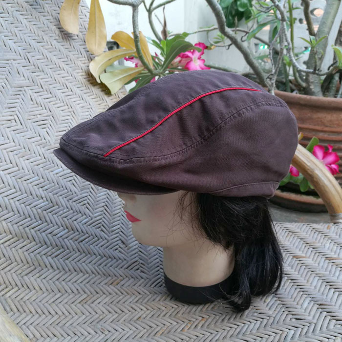 หมวกติงลี่ หมวกแฟล็ตแค็ป สีน้ำตาลไหม้ สวยค่ะ