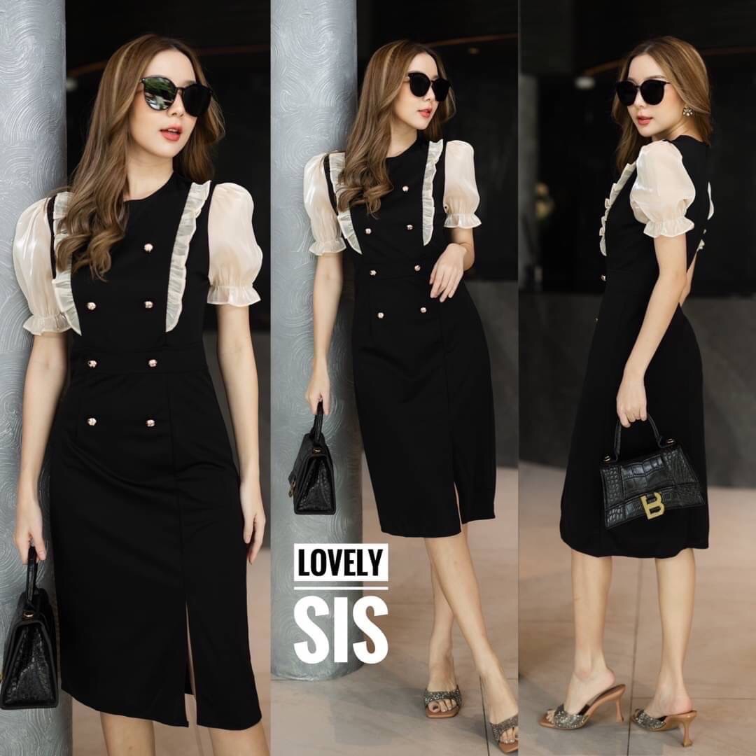 เดรสผ้ายืดต่อแขนผ้าลื่นซีทรูและแต่งระบาย ด้านหน้าอก เล่นดีเทลกระดุมสองสวย ผ่าหน้า เล็กน้อย ใส่ออกมาทรงสวยเลยค่า สินค้าคุณภาพ (พร้อมส่ง)