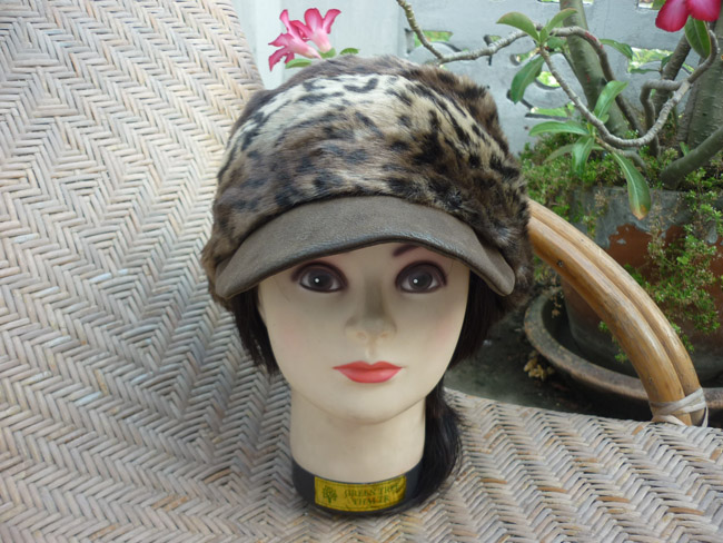 หมวกแก๊ปเฟอร์ลายเสือ grace ใส่อุ่นๆ กันแดดด้วยน๊า