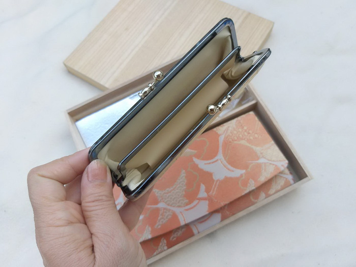 เซ็ทกระเป๋าสตางค์ สวยมาก เป็นของขวัญได้เลย (ของใหม่)