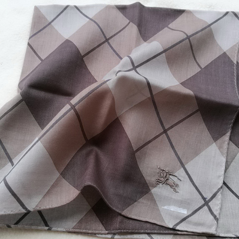ผ้าเช็ดหน้าชาย แบรนด์เนม BURBERRY ผ้านุ่มมาก