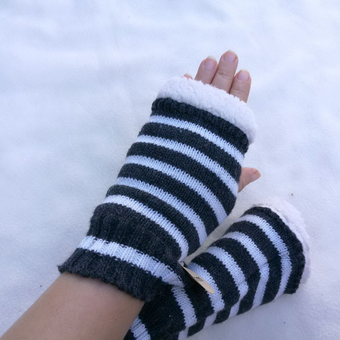 ถุงมือครึ่งท่อน บุขนหมีสุดนิ่ม อุ่นมากก (ของใหม่)