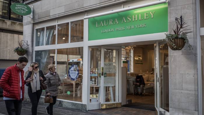 กระเป๋าเครื่องสำอางค์ LAURA ASHLEY HOME สวยมากๆ /ของใหม่/