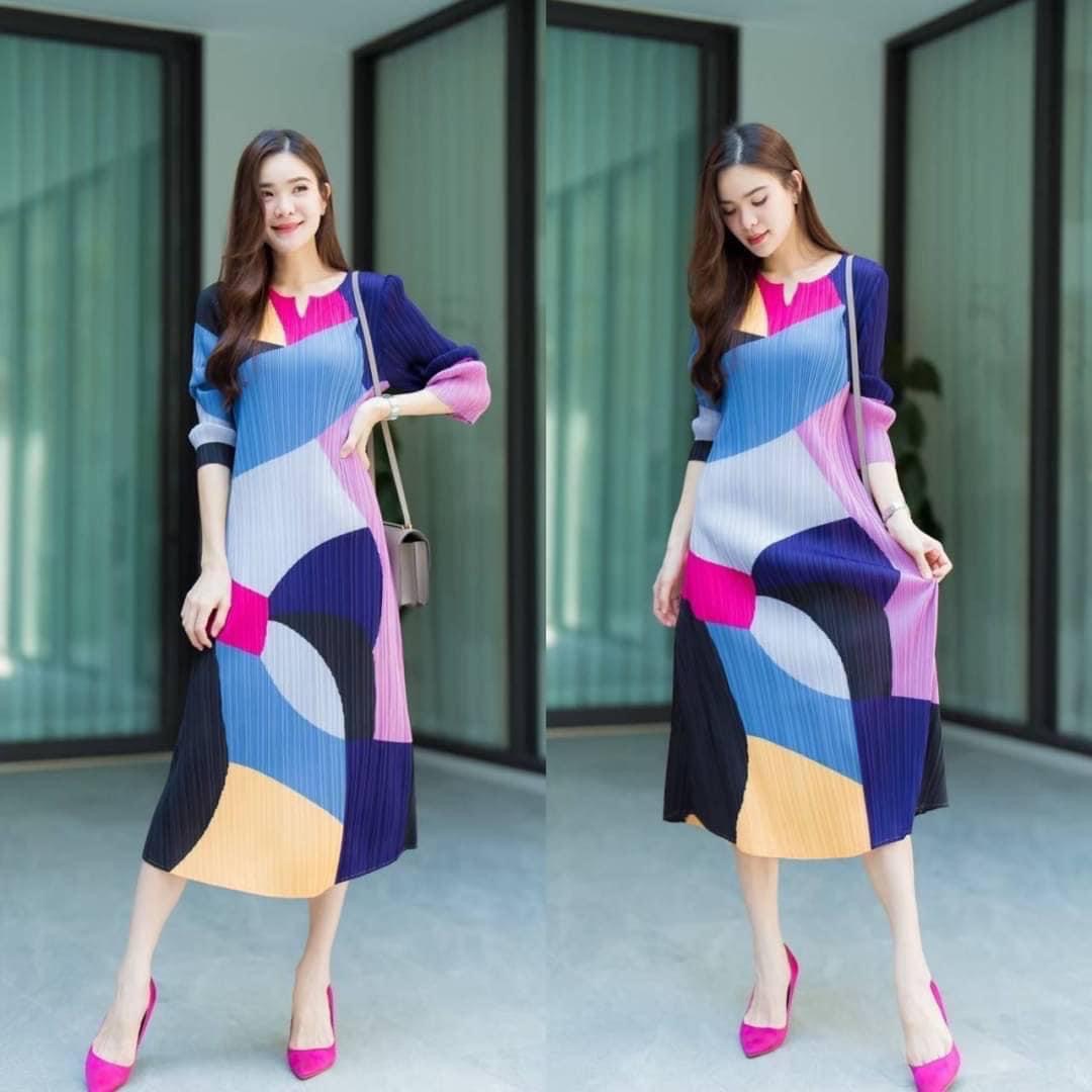 แม็กซี่เดรส แพทเทิร์นอัดพลีท คอวาย Y แขนยาว ความยาวเลยเข่า กำลังสวย งานดี เกรดPremium 👍🏻 สินค้าคุณภาพ (พร้อมส่ง)