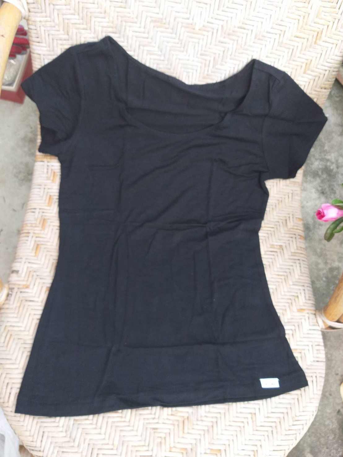 เสื้อฮีทเทคคอกลมสีดำ สาวไซด์ S (ของใหม่)