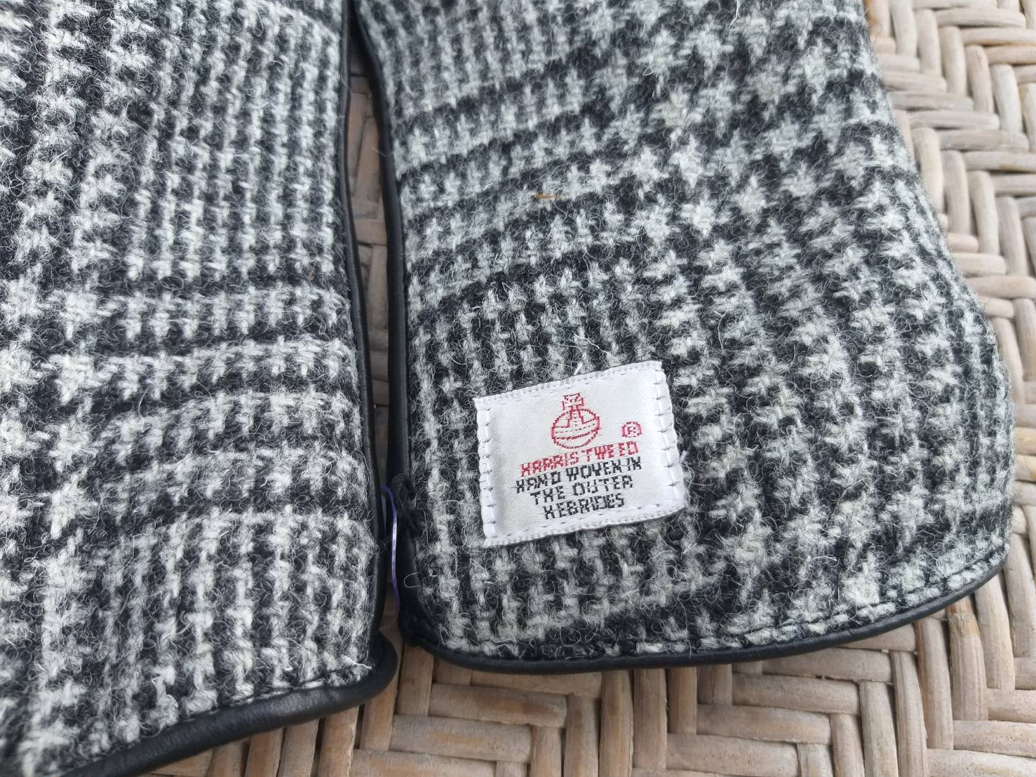 ถุงมือขนสัตว์ HARRIS TWEED (ของใหม่)