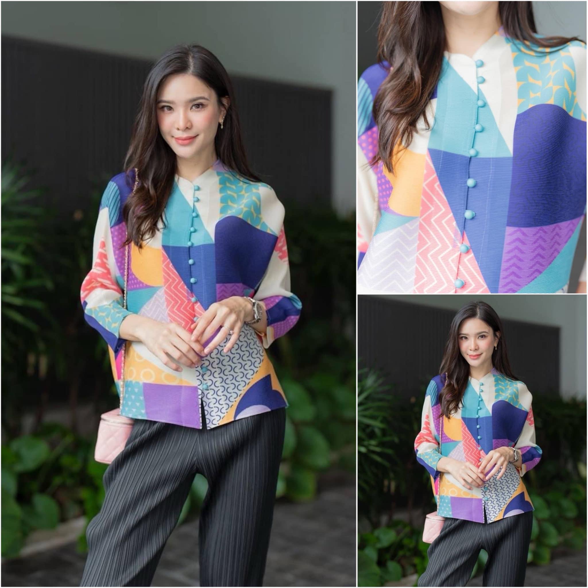 เสื้อผ้าอัดพลีทเนื้อดี แบบงาน Brand 😍 ว้าวววว 👏🏻👏🏻 เสื้อแพตเทิร์น คอปีน แขนยาว กระดุมปั๊ม : สินค้าคุณภาพ (พร้อมส่ง)