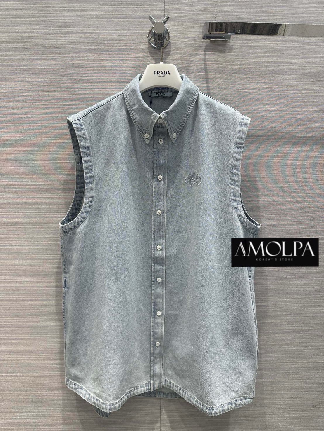 SHIRT PD DENIM คอลเลคชั่นใหม่ ตัวเสื้อเป็นเชิ้ตยีนส์แท้ PRADA ปักอักษรที่อก งานสวยม๊ากกกก ใส่สบาย : สินค้าคุณภาพ (พร้อมส่ง)