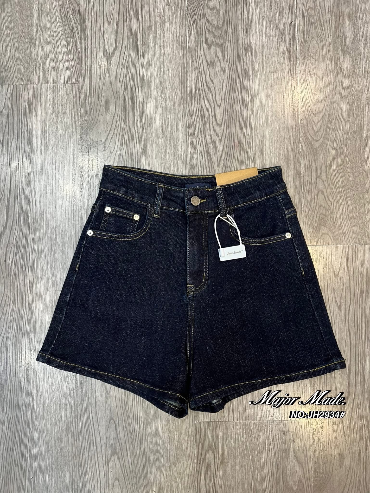 กางเกงยีนส์ขาสั้น เอวสูง ผ้ายีนส์ยืดค่า สีเข้มฟอกสวย เนื้อยีนส์ทอออกมาอย่างดีงาม ยกก้น เก็บพุง เอวเล็ก ใส่สบาย : สินค้าคุณภาพ (พร้อมส่ง)