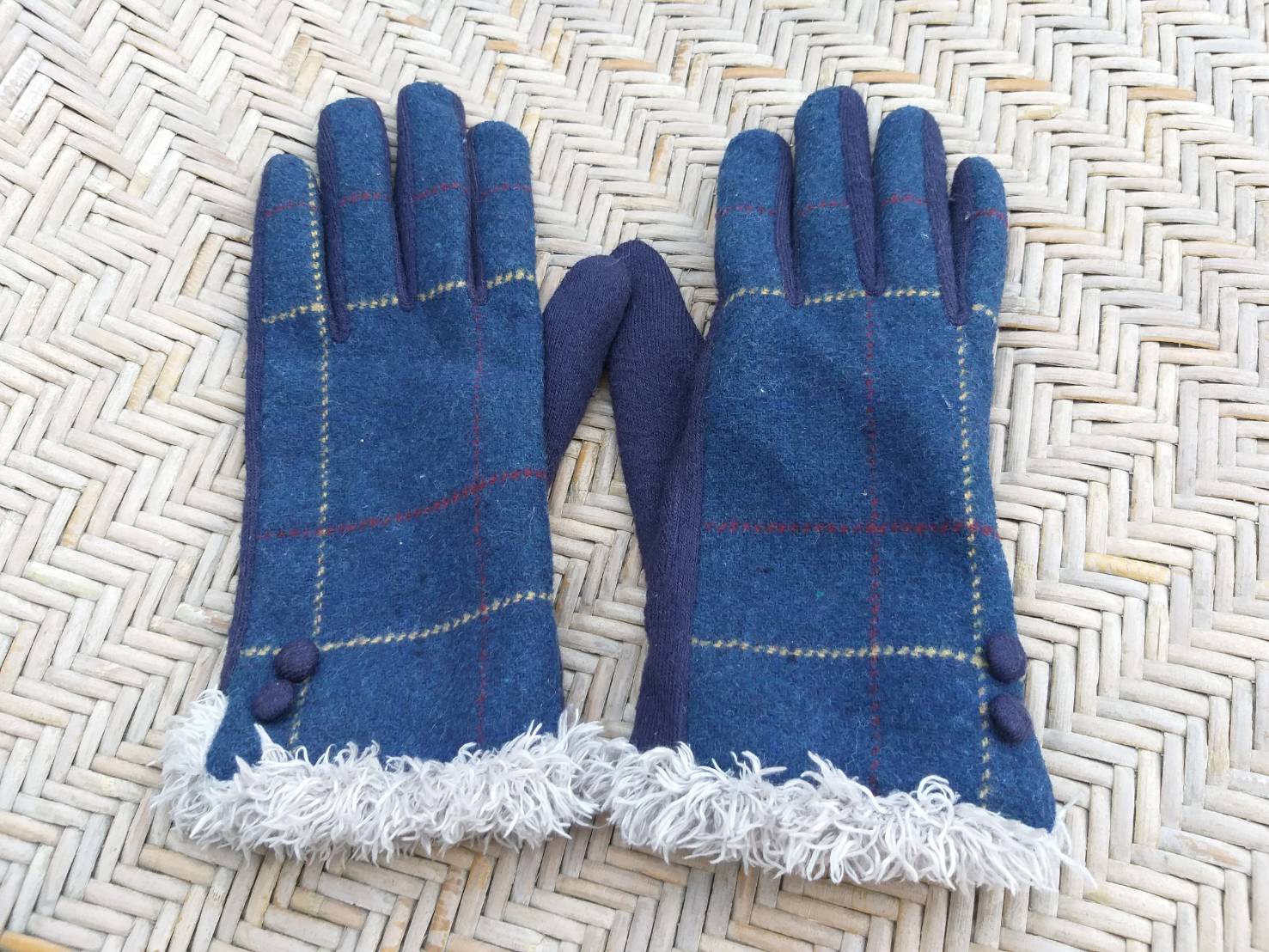 ถุงมือขนสัตว์บุขนหนานุ่ม อุ่นถึงติดลบ