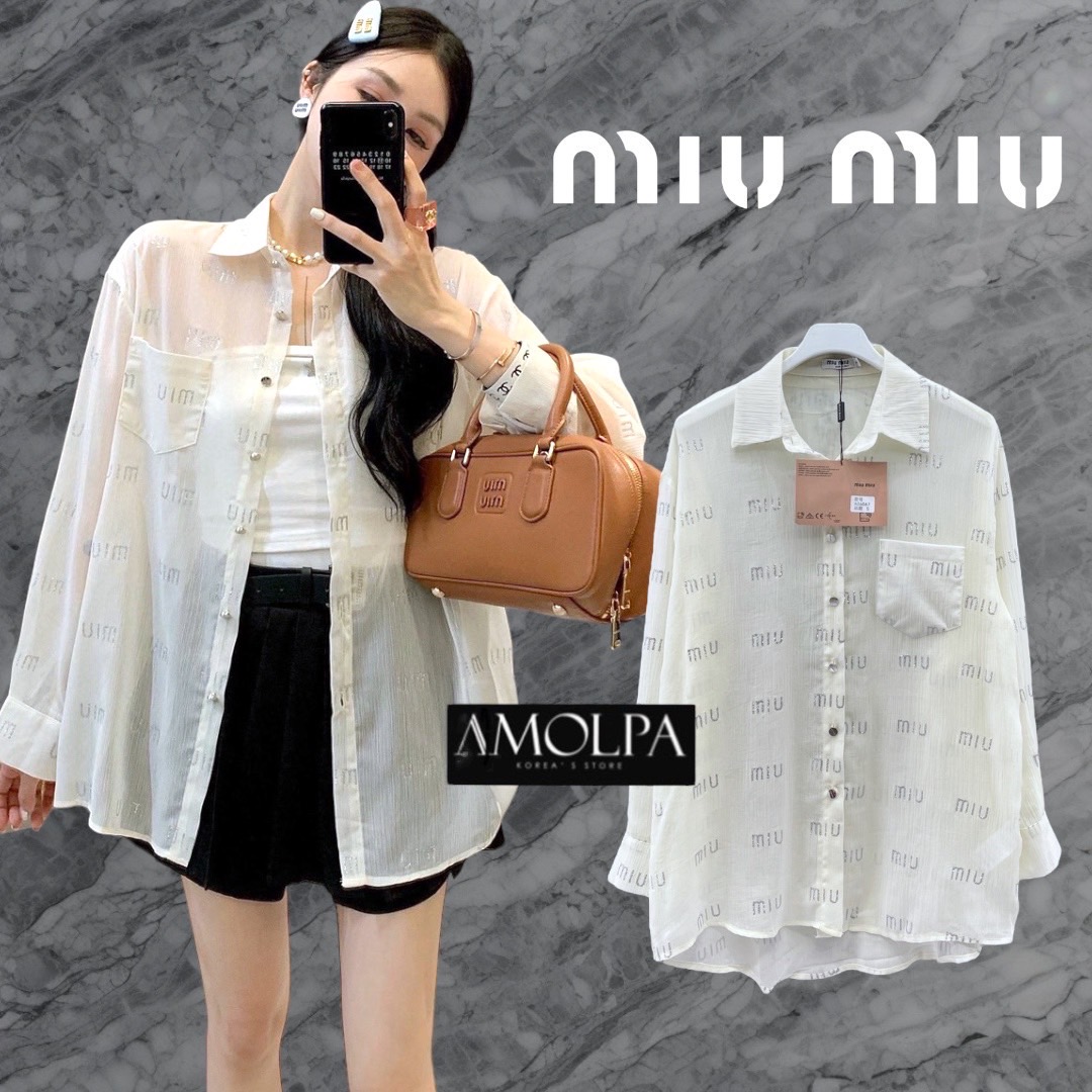 เสื้อเชิ้ตซีทรู MIU MIU หน้าสั้น หลังยาว ปิดก้น ปิดสะโพก สวยหรูดูแพง แสงออก ดีเทลละเอียดทุกจุด ลายใหม่ ใส่สบาย : สินค้าคุณภาพ (พร้อมส่ง)