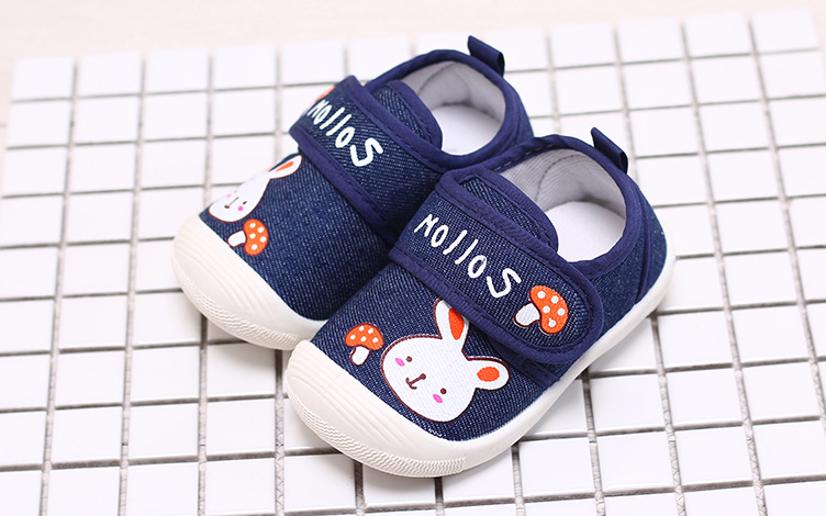 รองเท้าเด็กหัดเดิน สีน้ำเงินลายกระต่าย (เท้ายาว 10-11 ซม.)