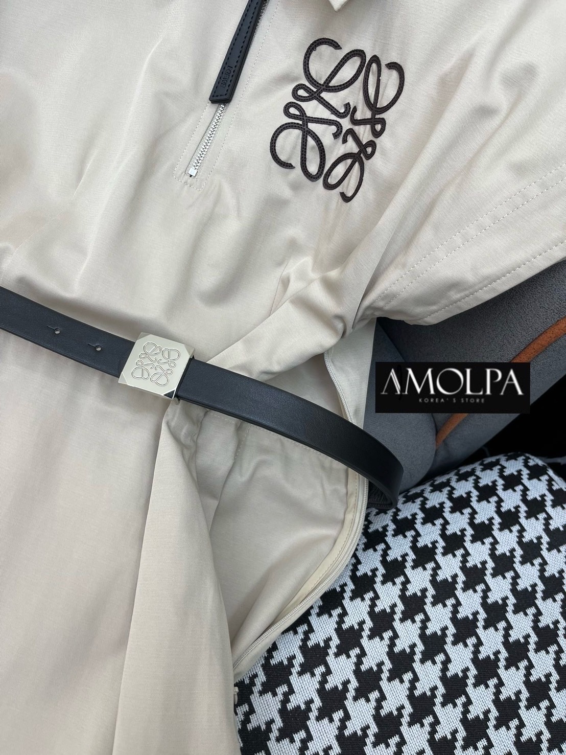 DRESS LOEWE WITH BELT!!!! สวยแบบไม่เกรงใจใครเลยค่า งานสวยม๊ากกก สวยหรู ดูแพงสุดๆ งานมีน้ำหนัก ผ้าอย่างดี น่ารักม๊ากก ใส่สบาย : สินค้าคุณภาพ (พร้อมส่ง)