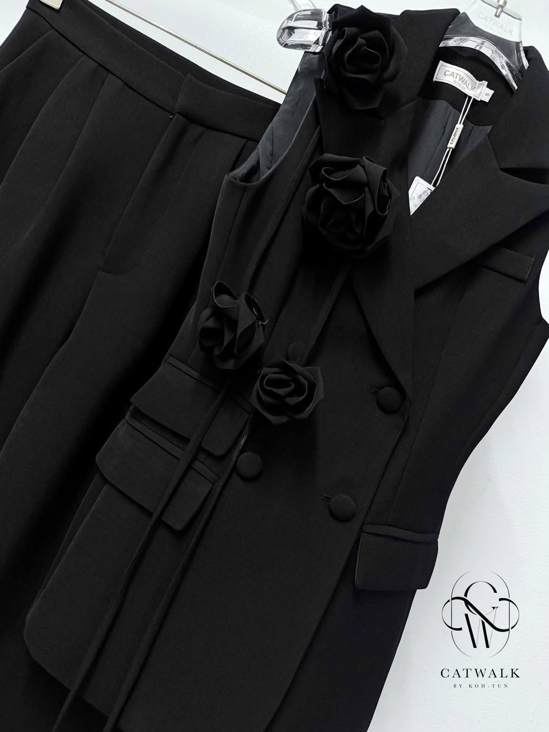 เซต Blazer แขนกุด+เข็มกลัดดอกไม้+กางเกงทรงสวย เนื้อผ้าเกรดเอ เนื้อผ้าเป็นทรงทิ้งตัว ใส่สบาย : สินค้าคุณภาพ (พร้อมส่ง)
