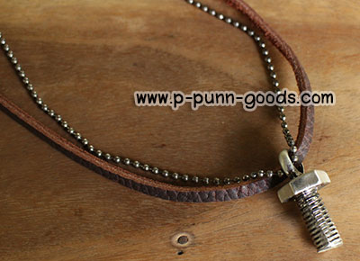 สร้อยหนังพร้อมโซ่ จี้หัวน๊อต