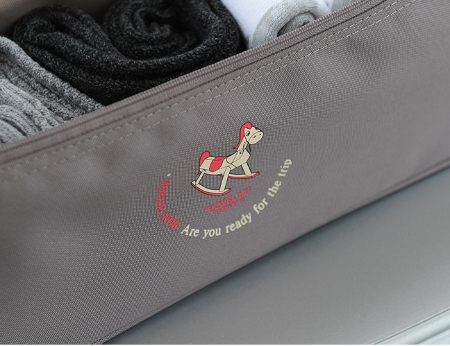 กระเป๋าใส่รองเท้ากันน้ำ อุปกรณ์ห้องน้ำ ผ้าขนหนู หรืออื่น ๆ ได้ตามต้องการ มี 4 สี 4 ลาย ให้เลือก