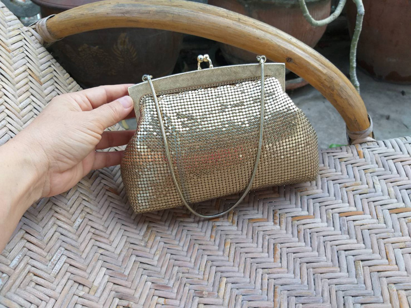 กระเป๋าหรูออกงาน เกล็ดโลหะทอง สวยมากกกก