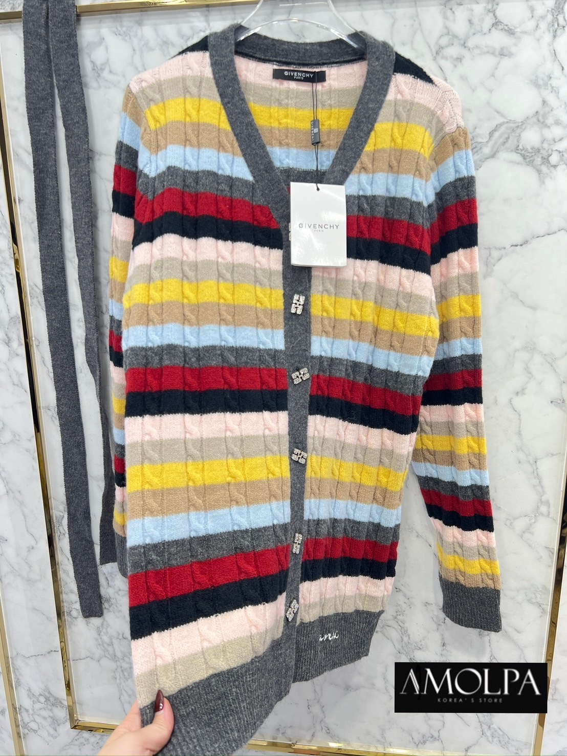 เสื้อไหมพรมคาดิแกน เกรดไฮเอนหนานุ่ม GIVENCHY KNIT เนื้อผ้าดีม๊าก ผ้าใส่สบายมาก ห้ามพลาด ใส่สบายสุดๆ ใส่สบาย : สินค้าคุณภาพ (พร้อมส่ง)