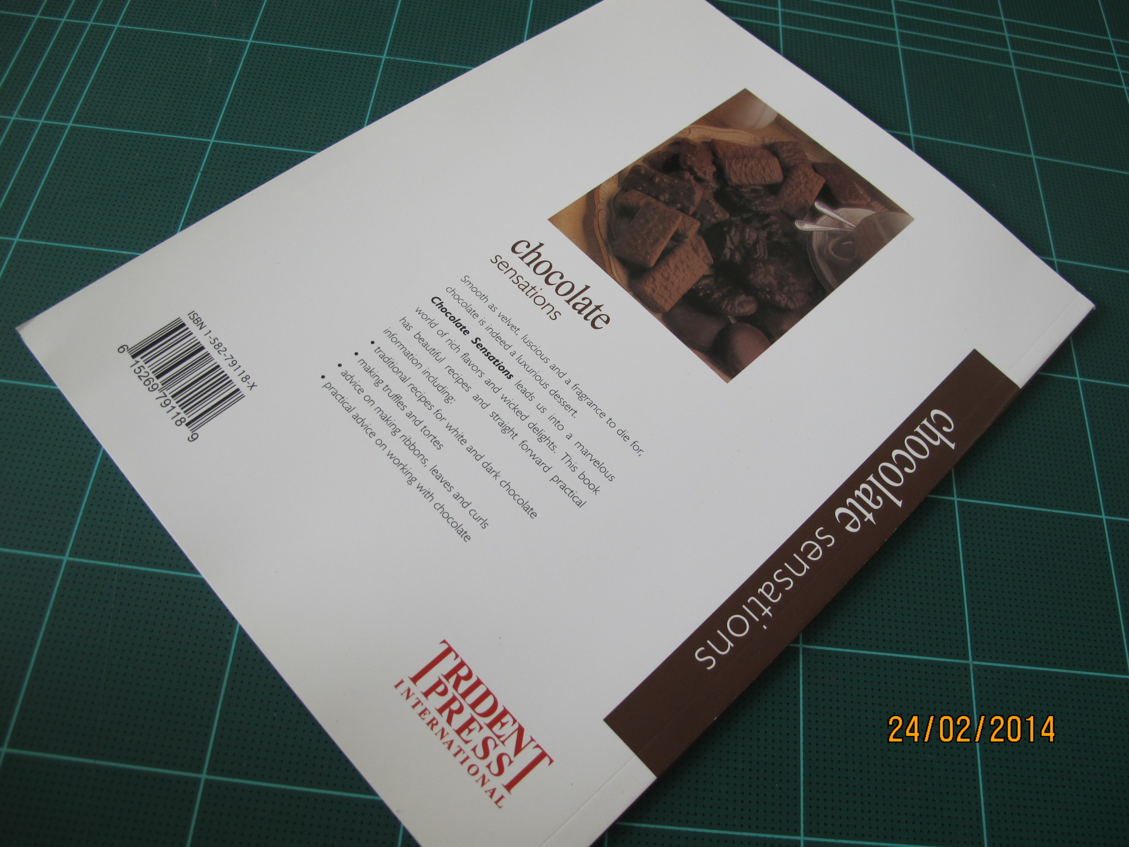 Chocolate Sensations Cook Book : หนังสือทำขนมชอกโกแลต