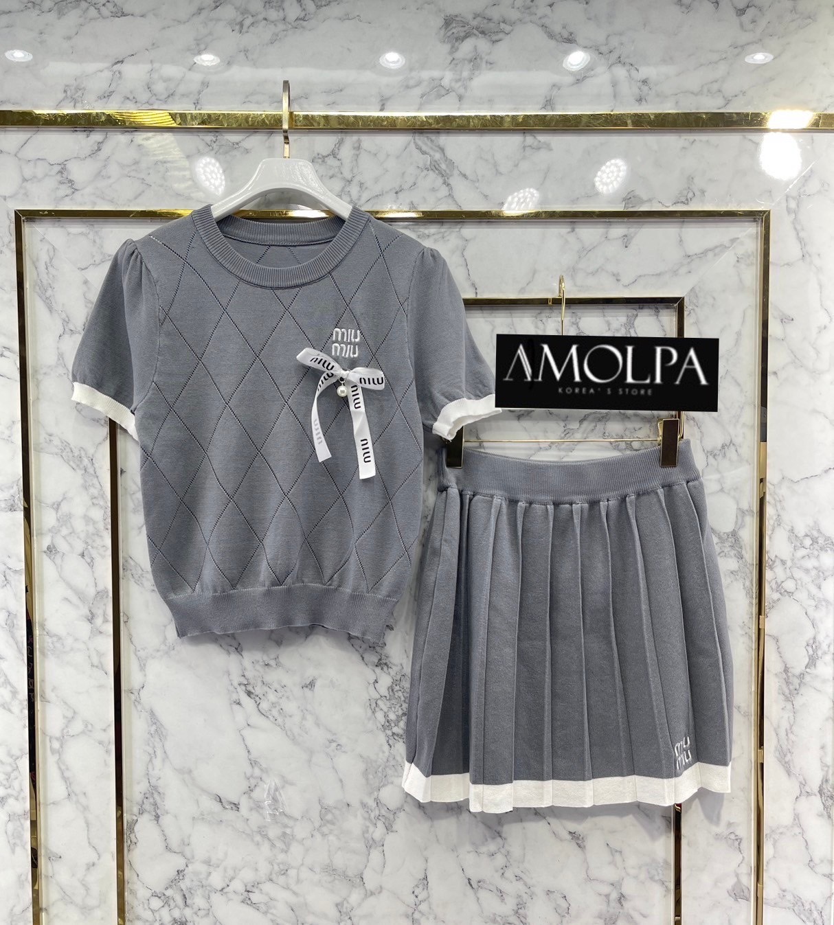 SET MIU MIU KNITT เสื้อแขนสั้น ไหมพรมสีสวย มาพร้อมกระโปรงจีบรอบ จัดดด่วน งานสวย สินค้าคุณภาพ (พร้อมส่ง)