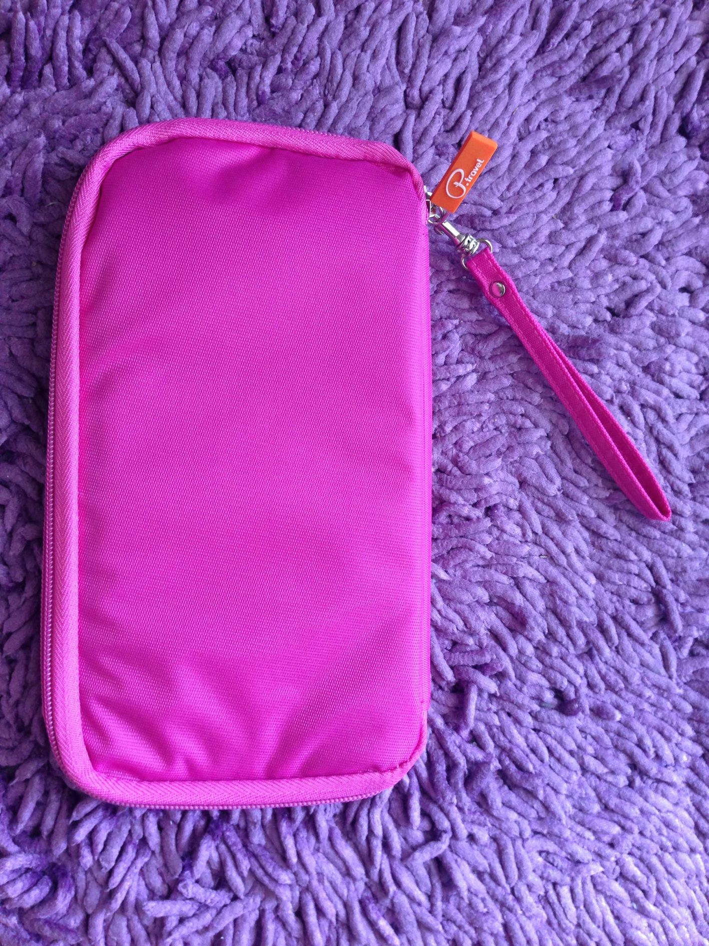 กระเป๋าใส่พาสปอร์ต กระเป๋าใส่หนังสือเดินทาง ใส่เอกสารสำคัญ ช่องเยอะ มีสายคล้องมือ พกพาสะดวก ผลิตจากไนล่อนกันน้ำ คุณภาพดี