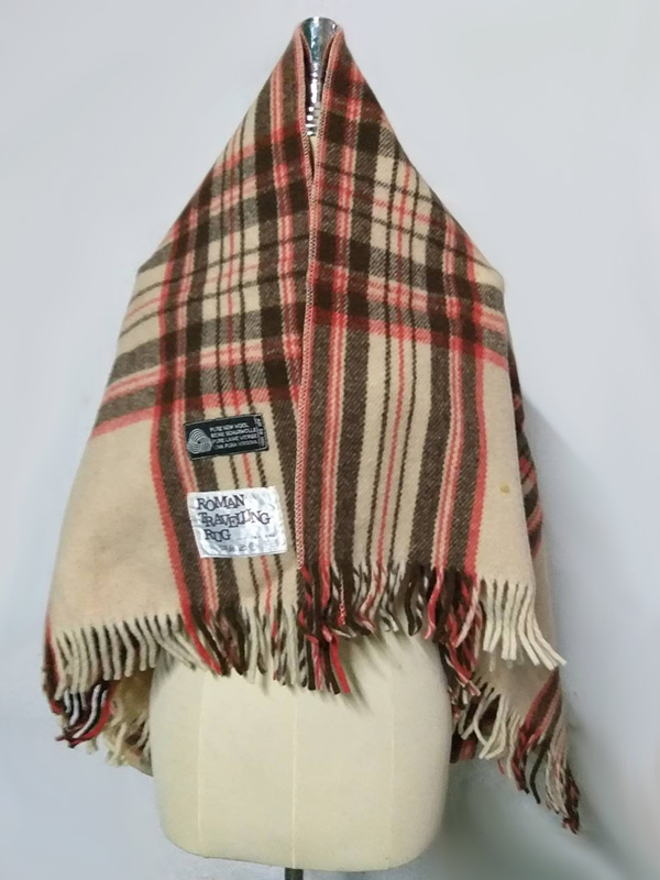 ผ้าไหมพรมปูพื้นกันหนาว รองนั่งรองนอน 100% wool (ของใหม่)