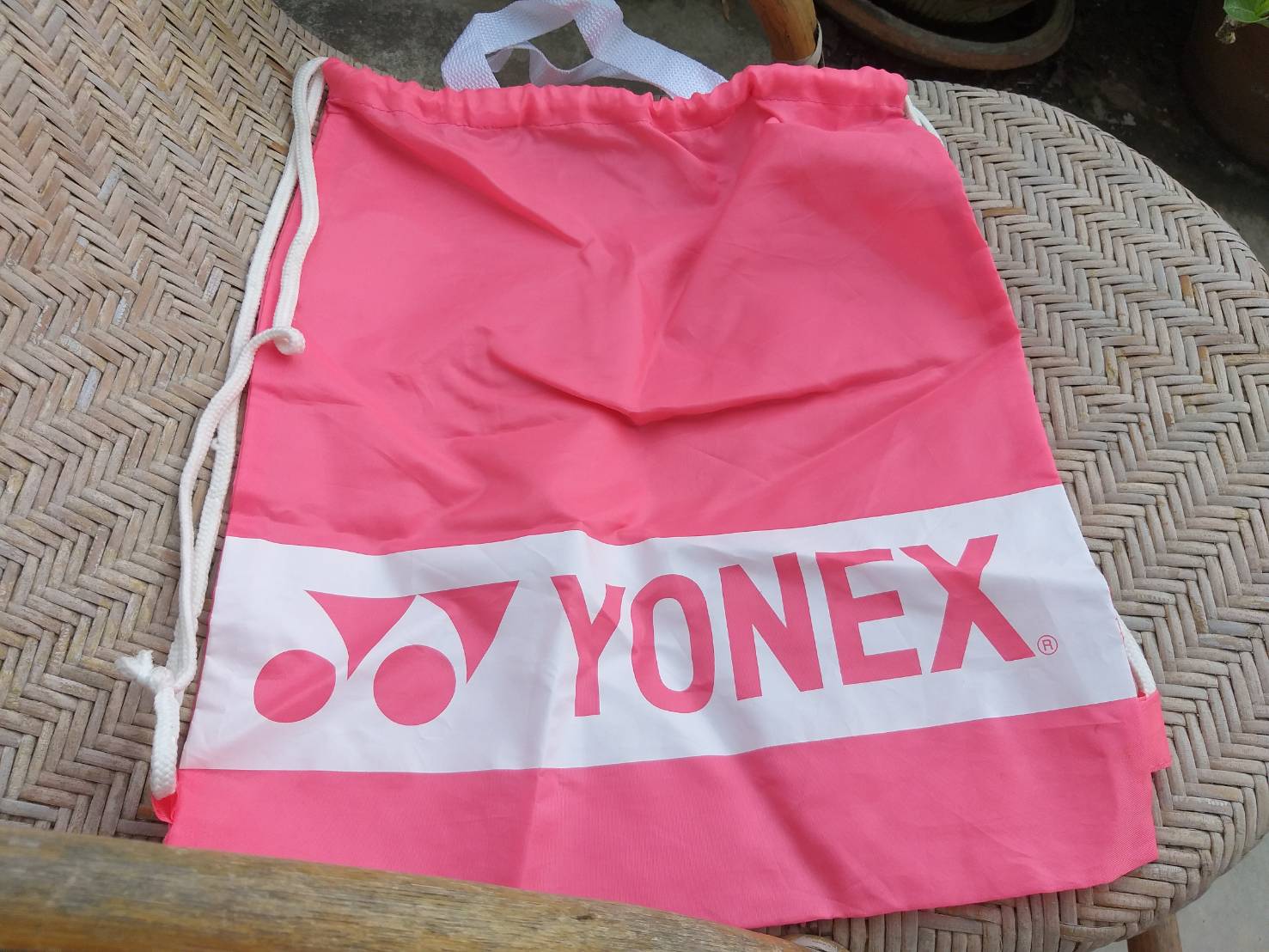 กระเป๋ากีฬาผ้าร่ม YONEX หิ้วได้ เป็นเป้ได้ (ของใหม่)