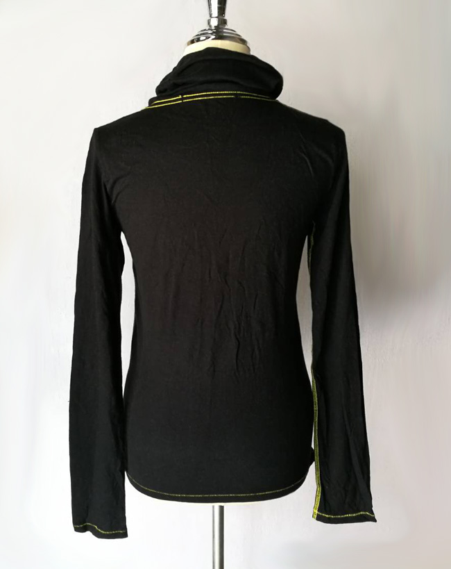 เสื้อคอเต่าสีดำ LEVI'S ผ้าดีมากกก