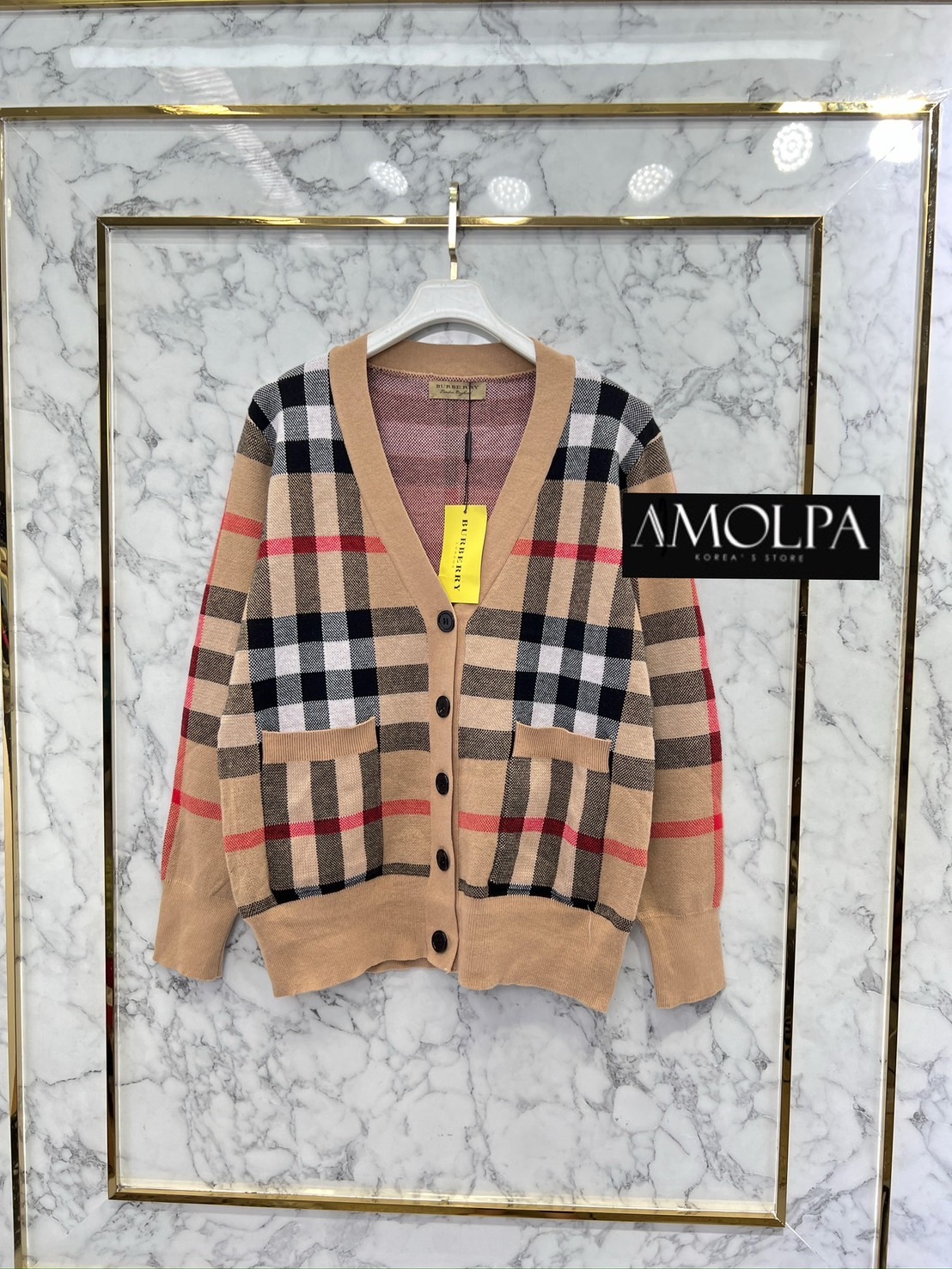 CARDIGAN BURBERRY KNIT เนื้อผ้าดีม๊ากกกก ผ้าใส่สบายมากกกก ห้ามพลาดเลยนะคะ ใส่สบายสุดๆ : สินค้าคุณภาพ (พร้อมส่ง)