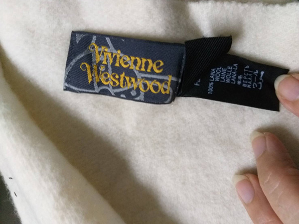 ผ้าพันคอขนสัตว์ Vivienne Westwood